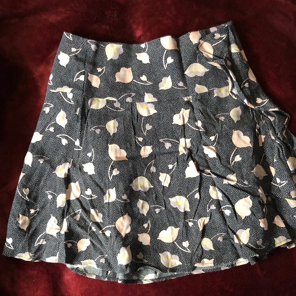 Women’s Loft Flounce Floral Skirt Size 0 - Picture 3 of 3